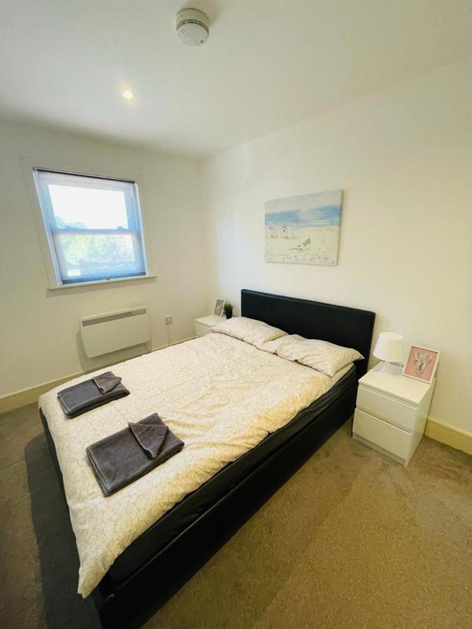 Lovely 2 Bedroom Serviced Apartment In 런던 외부 사진