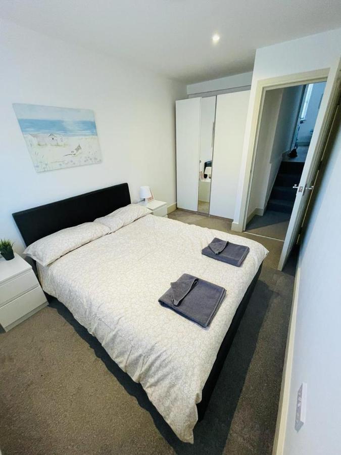 Lovely 2 Bedroom Serviced Apartment In 런던 외부 사진