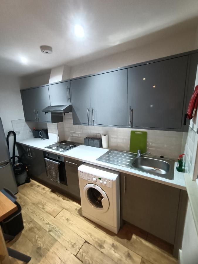 Lovely 2 Bedroom Serviced Apartment In 런던 외부 사진
