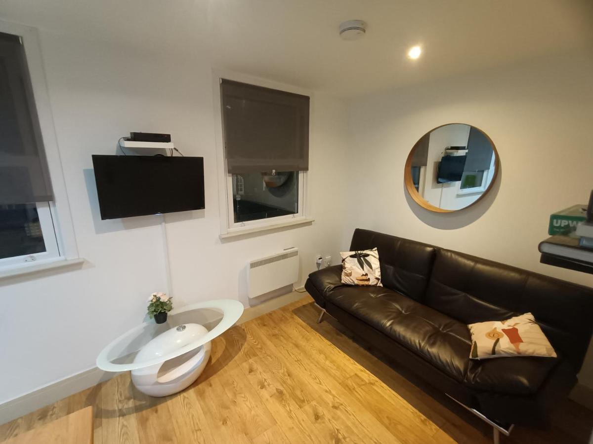 Lovely 2 Bedroom Serviced Apartment In 런던 외부 사진